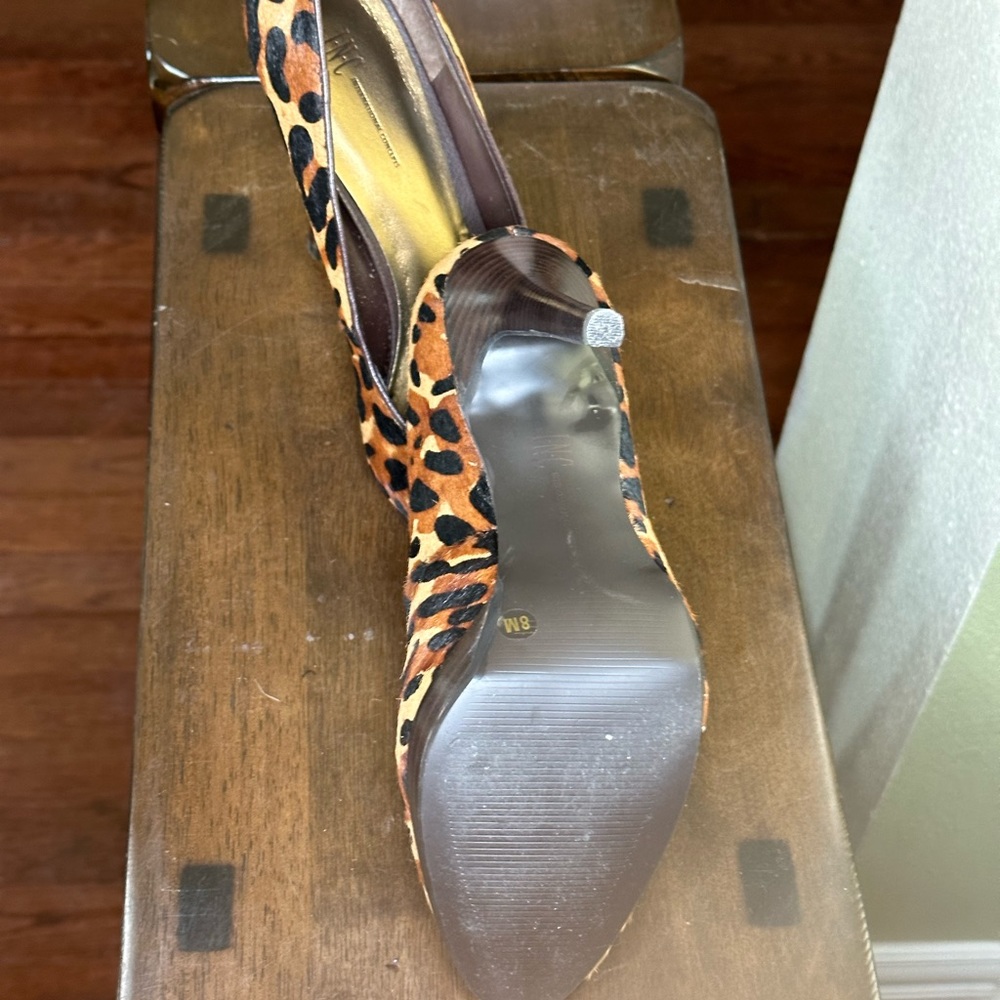 INC Leopard Brown Pumps 8M - Picture 5 of 6